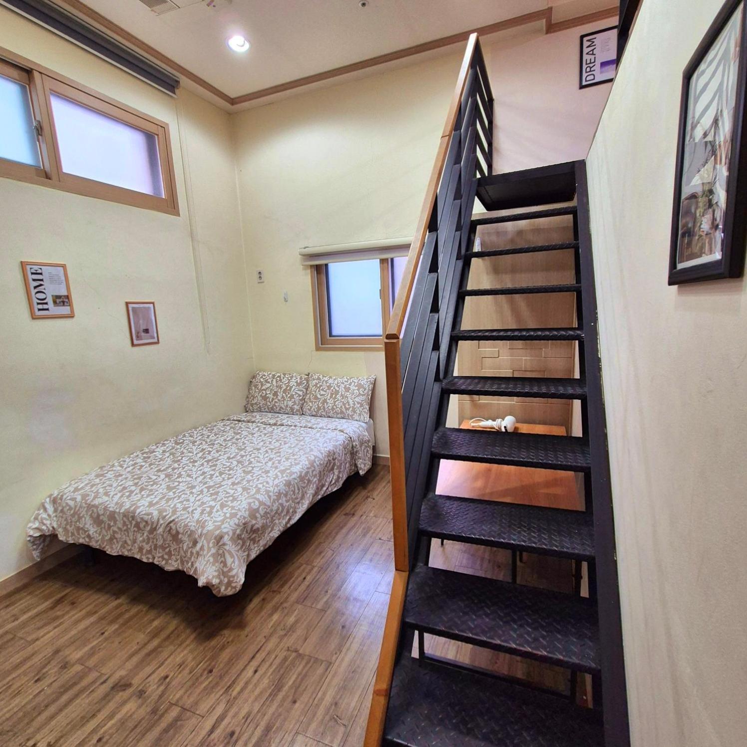 Roi Guesthouse Seul Esterno foto